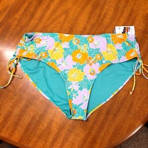 Bright floral swim bottoms NWT